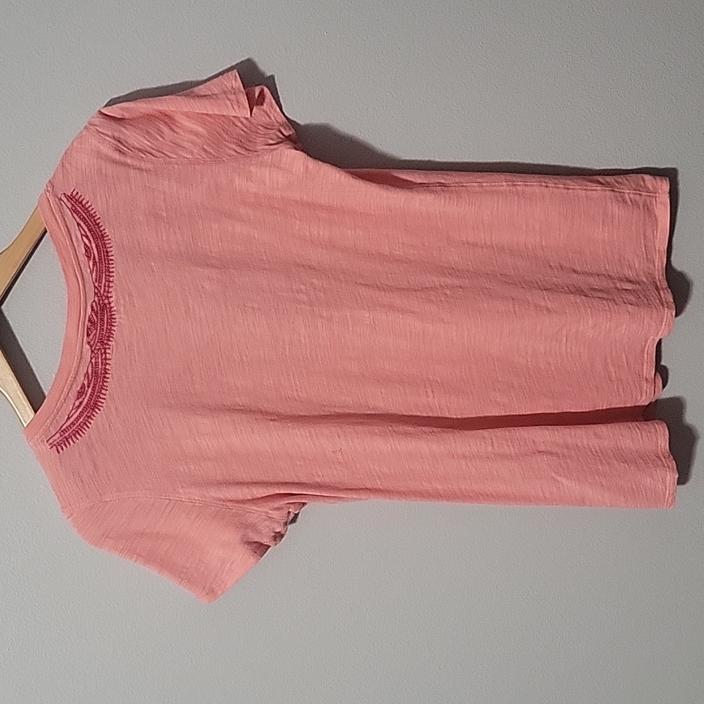 Womens size large Lucky coral tee - Picture 3 of 4